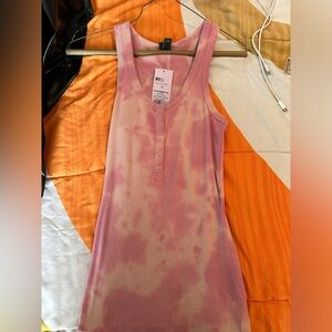 tie-dye tank top